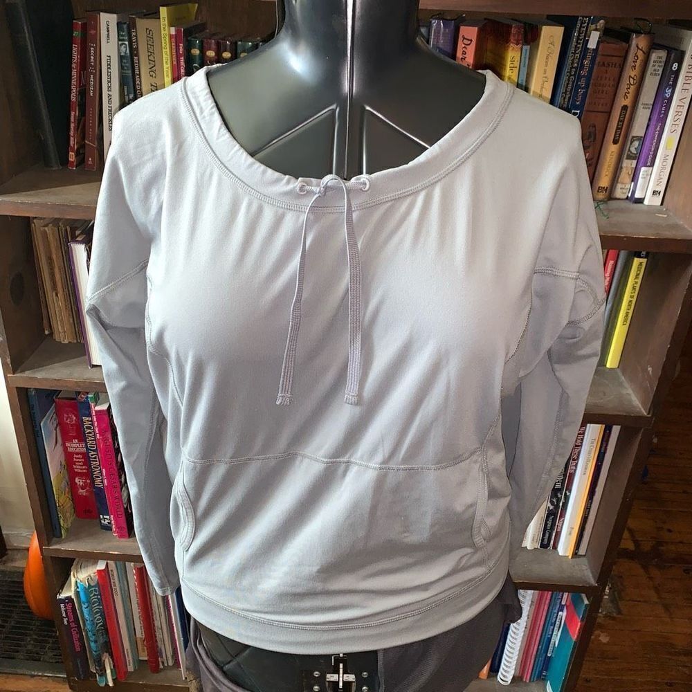 Lucy Athleisure gray scoop neck long sleeve pullover